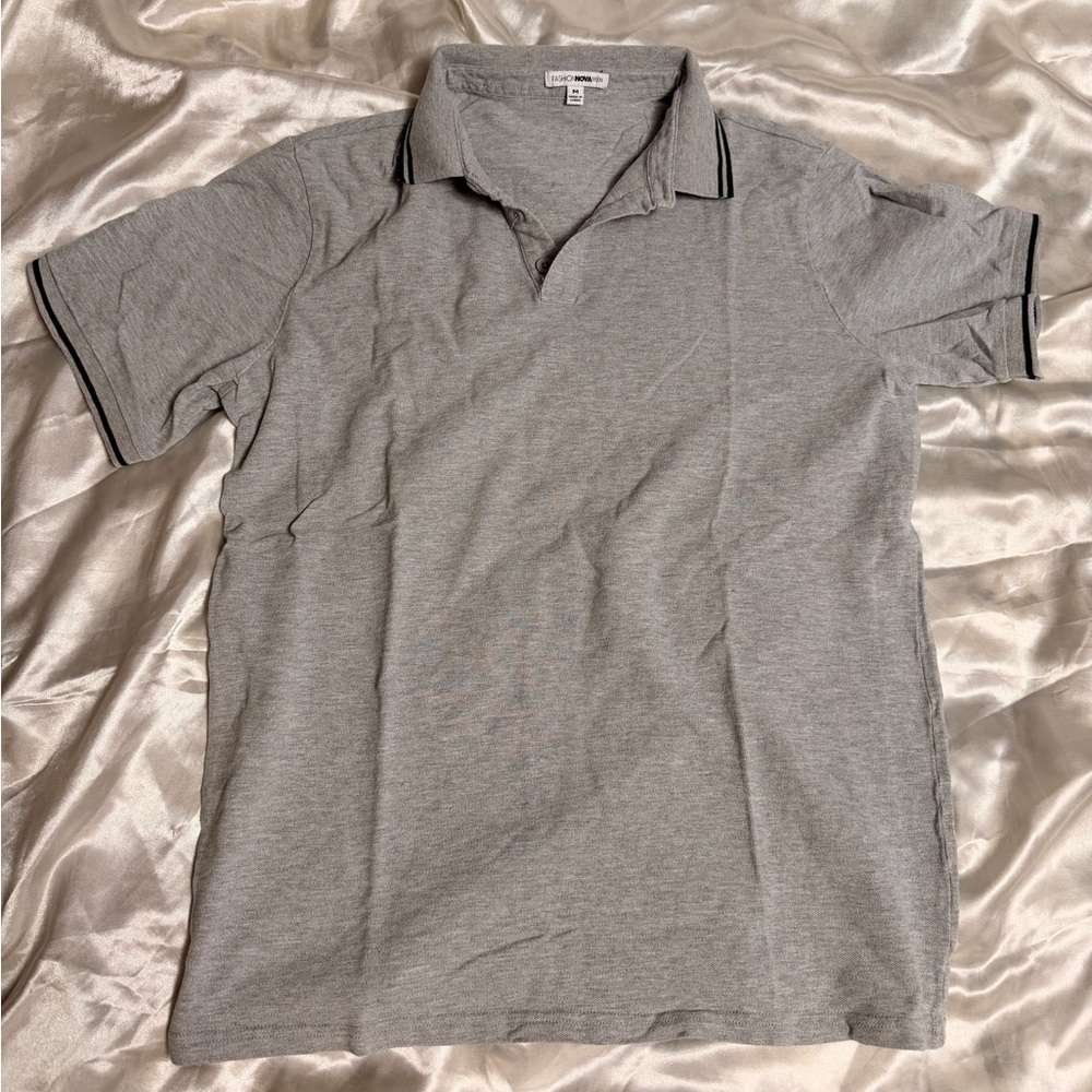 Fashion Nova Men’s Light Gray Polo Shirt